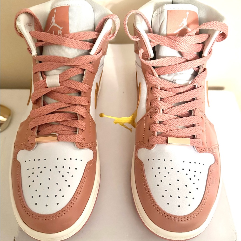 Women’s Air Jordan 1 Mid SE Red Stardust/ Metallic Copper